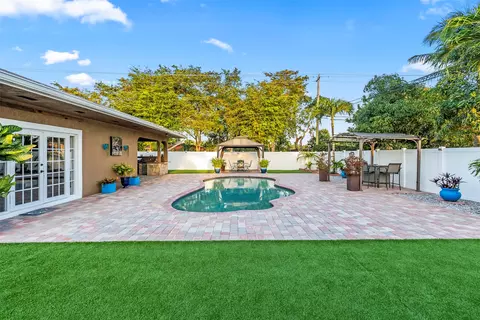 4800 NW 6th Ct, Plantation, FL 33317
