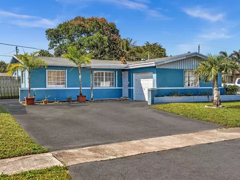 9000 NW 26th Pl, Sunrise, FL 33322