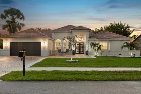 9561 Hollyhock Ct, Davie, FL 33328
