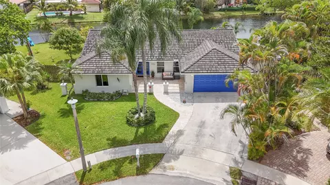 1050 NW 95th Ave, Plantation, FL 33322