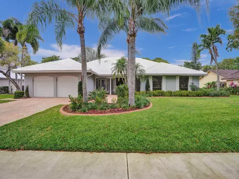 2837 Banyan Boulevard Cir, Boca Raton, FL 33431