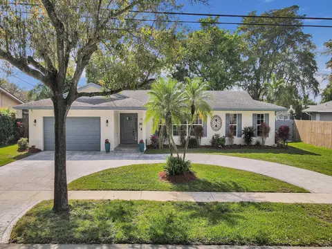 581 NW 75th Ter, Plantation, FL 33317
