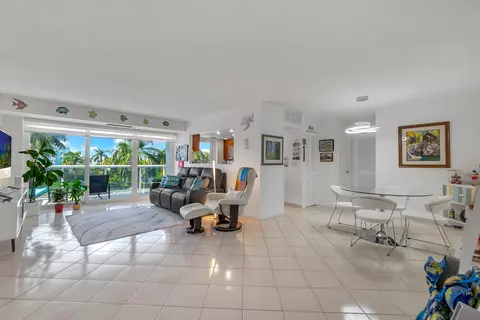 2841 N Ocean Blvd #405, Fort Lauderdale, FL 33308