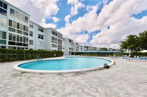 7620 NW 18th St #101, Margate, FL 33063
