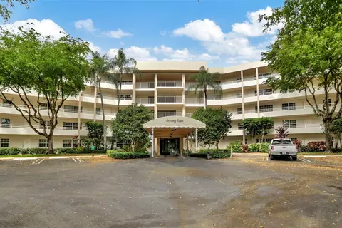 3980 Oaks Clubhouse #310, Pompano Beach, FL 33069