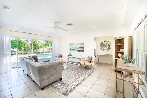 260 SE 3rd Ave, Pompano Beach, FL 33060 photo 5