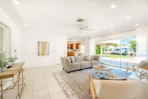 260 SE 3rd Ave, Pompano Beach, FL 33060 photo 6