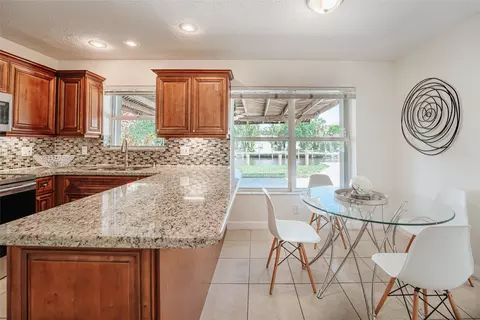 260 SE 3rd Ave, Pompano Beach, FL 33060 photo 8