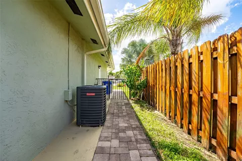 260 SE 3rd Ave, Pompano Beach, FL 33060 photo 49