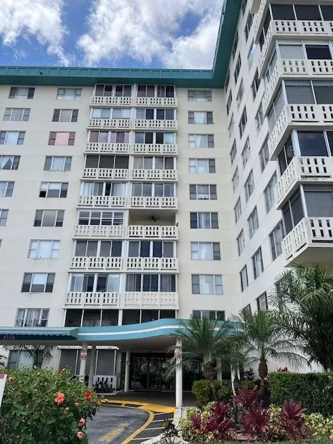 4330 Hillcrest Dr #309, Hollywood, FL 33021
