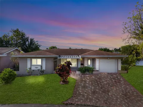 6716 NW 59th St, Tamarac, FL 33321
