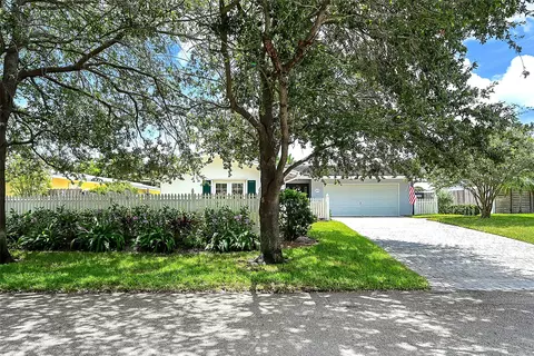 2070 NE 54th Ct, Fort Lauderdale, FL 33308