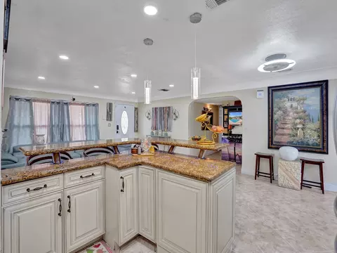 717 E River Dr, Margate, FL 33063 photo 13