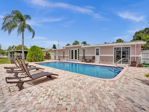 717 E River Dr, Margate, FL 33063 photo 5