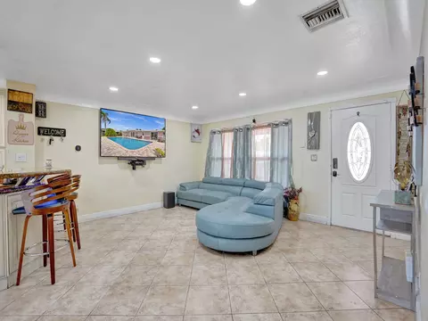 717 E River Dr, Margate, FL 33063 photo 15