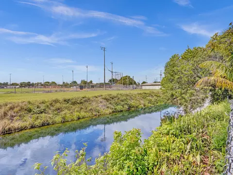 717 E River Dr, Margate, FL 33063 photo 36