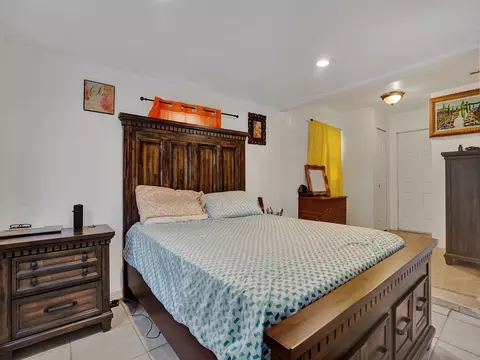 717 E River Dr, Margate, FL 33063 photo 21