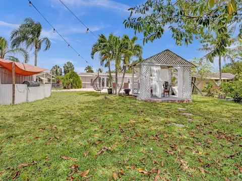 717 E River Dr, Margate, FL 33063 photo 8