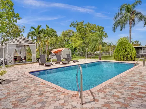 717 E River Dr, Margate, FL 33063 photo 31