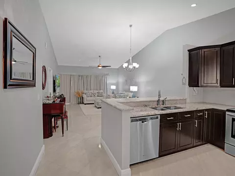 5009 E Lakes Dr #5009, Pompano Beach, FL 33064