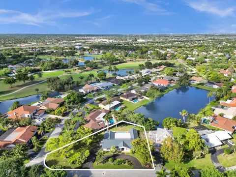 9600 Sea Turtle Dr, Plantation, FL 33324