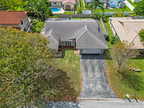 8514 NW 21st St, Coral Springs, FL 33071