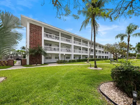 2455 NE 51st St #E-217, Fort Lauderdale, FL 33308