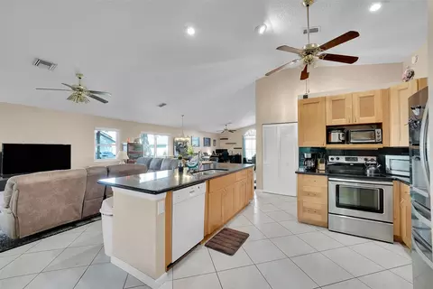 5480 Pine Ct, Coral Springs, FL 33067 photo 15