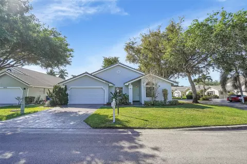 5480 Pine Ct, Coral Springs, FL 33067 photo 2