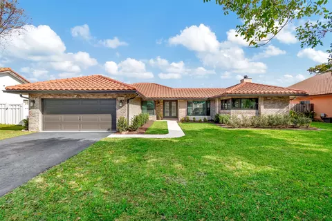 6477 NW 54th Dr, Coral Springs, FL 33067
