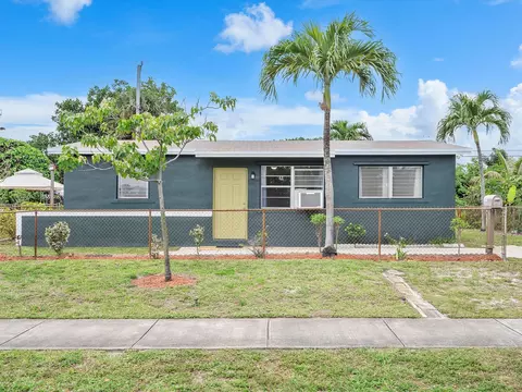 4141 NW 10th Ter, Fort Lauderdale, FL 33309