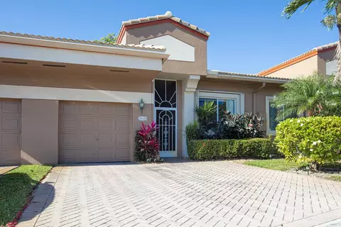 10120 Lombardy Dr, Tamarac, FL 33321