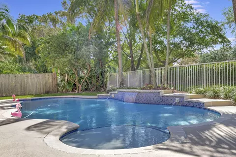 3926 Hawks Ct, Weston, FL 33331