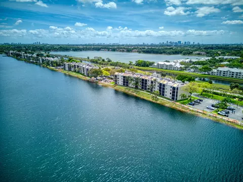 118 Lake Emerald Dr #102, Oakland Park, FL 33309