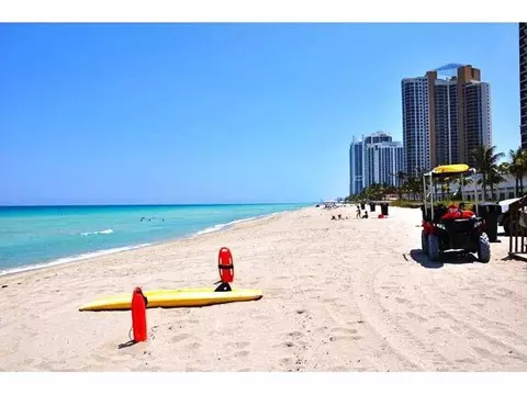 11320 NW 27th Ct, Plantation, FL 33323