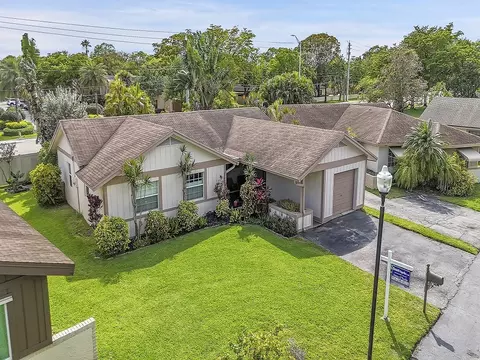 2279 Nova Village Dr, Davie, FL 33317