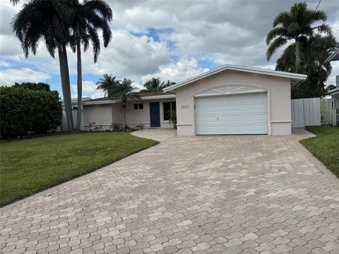2537 Key Largo Ln, Fort Lauderdale, FL 33312
