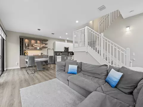 340 SW 16th St, Fort Lauderdale, FL 33315