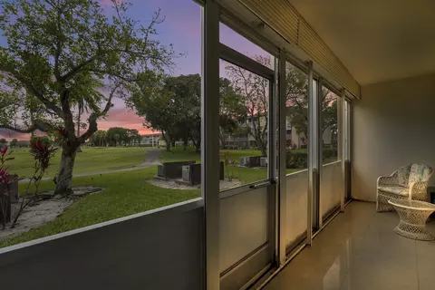 13450 SW 3rd St #113D, Hollywood, FL 33027