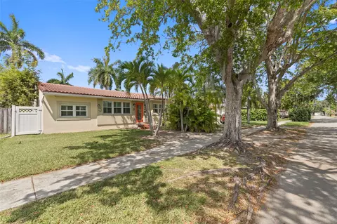 1527 Mayo St, Hollywood, FL 33020