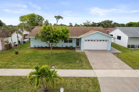 2676 SW 10th Dr, Deerfield Beach, FL 33442
