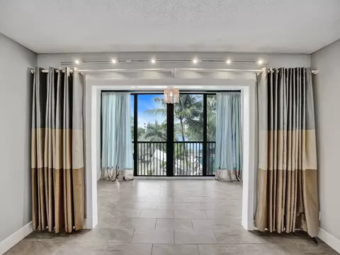 2205 S Cypress Bend Dr #402, Pompano Beach, FL 33069