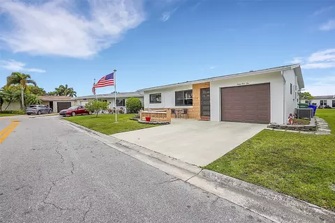 6910 NW 16th St, Margate, FL 33063