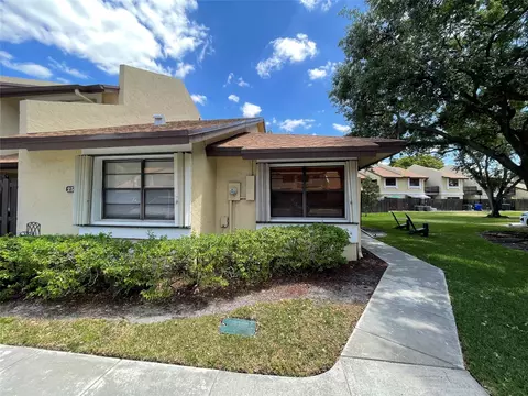 251 SW 97th Ave, Pembroke Pines, FL 33025