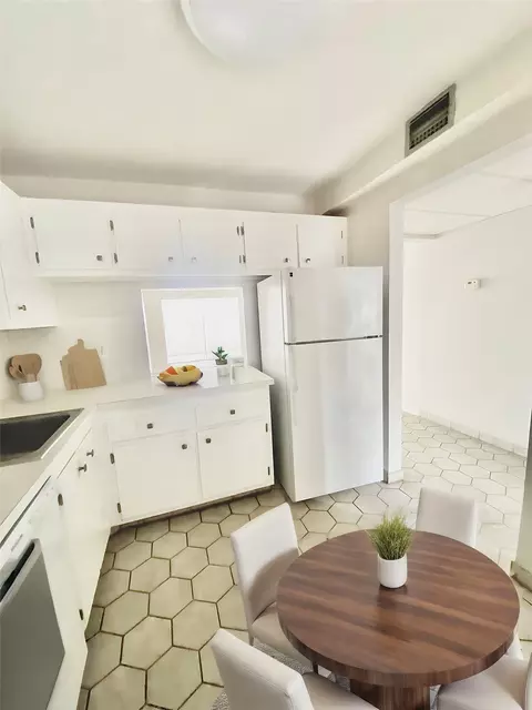 1005 Country Club Dr #205, Margate, FL 33063