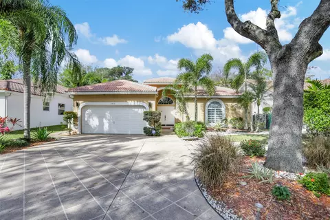 5476 NW 57th Ave, Coral Springs, FL 33067