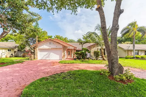 11171 NW 7th St, Coral Springs, FL 33071