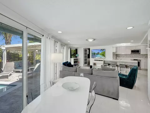 391 SE 7th Ave, Pompano Beach, FL 33060 photo 11