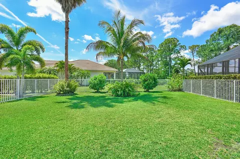 2696 SE Castle Pine Pl, Stuart, FL 34997 photo 3