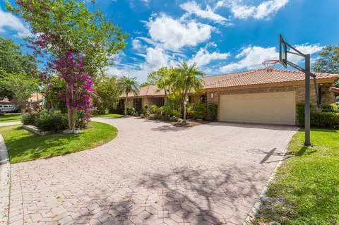 305 NW 111th Ave, Coral Springs, FL 33071